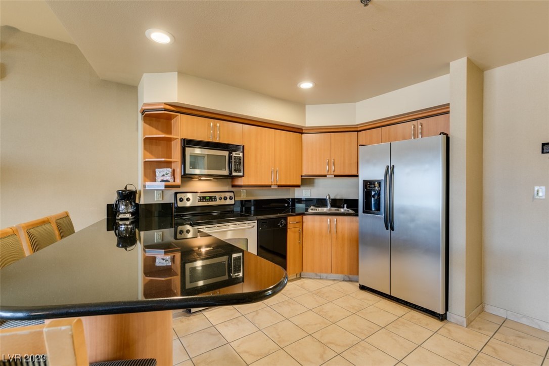 211 East FLAMINGO Road 1405