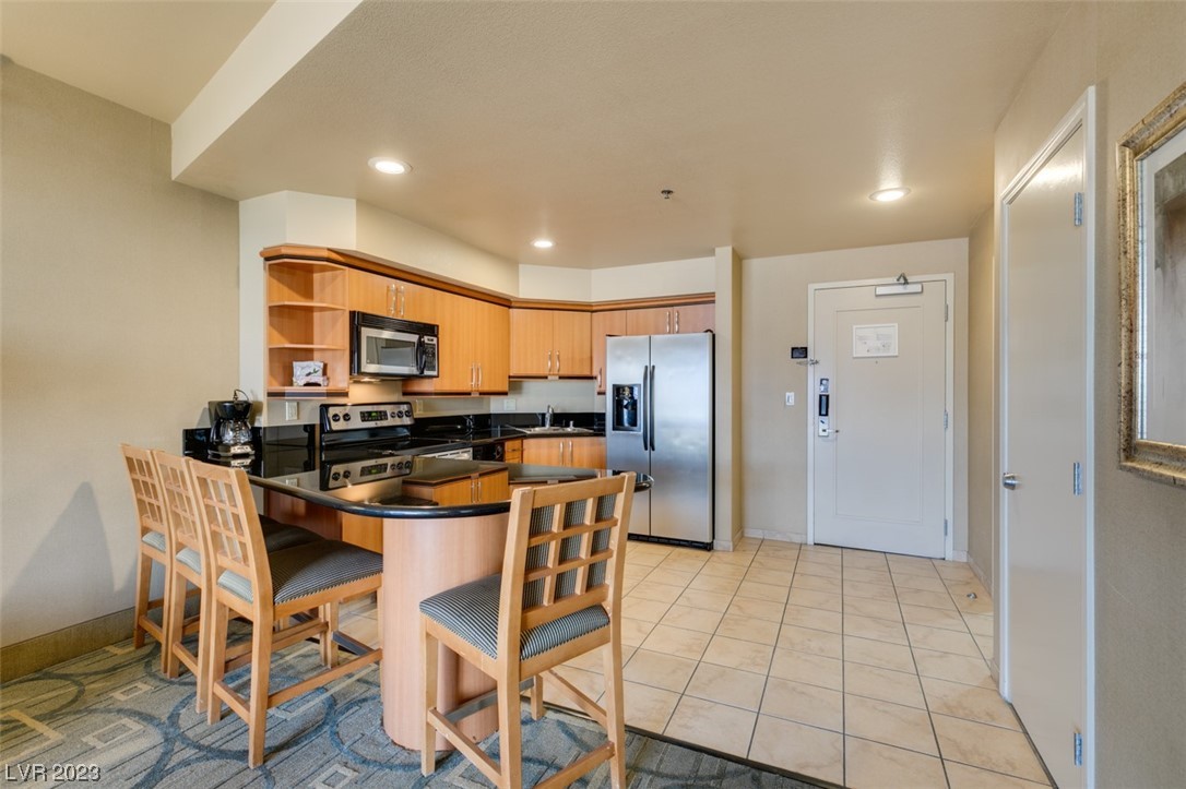 211 East FLAMINGO Road 1405