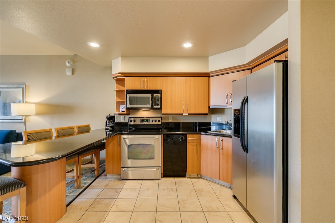 211 East FLAMINGO Road 1405