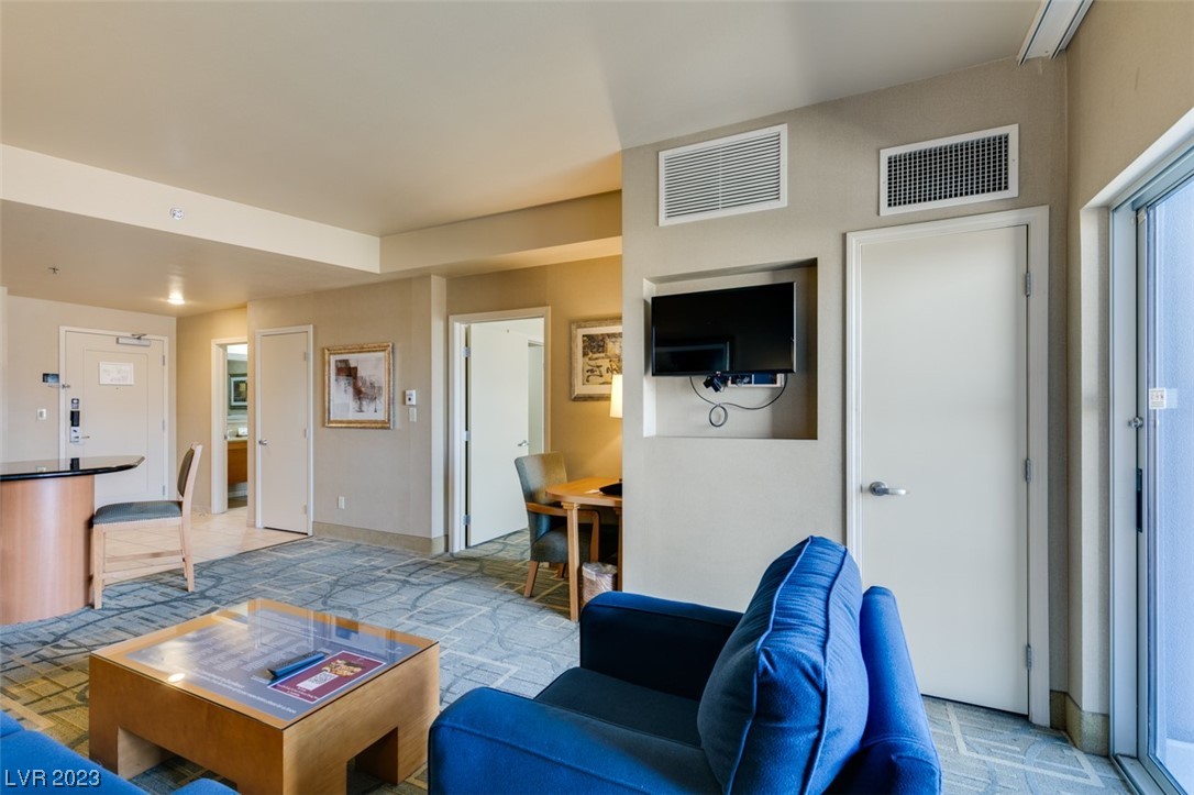 211 East FLAMINGO Road 1405
