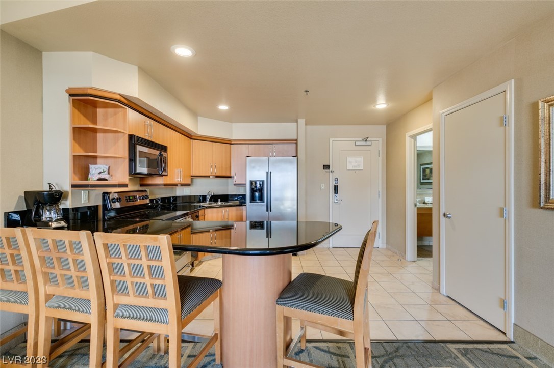 211 East FLAMINGO Road 1405