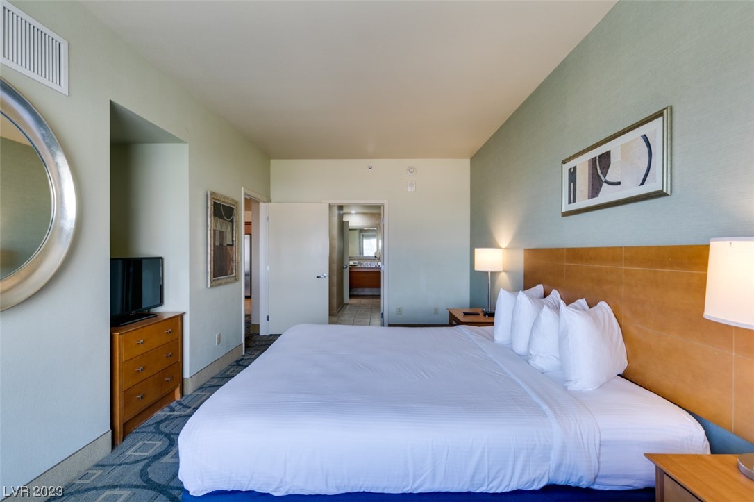 211 East FLAMINGO Road 1405
