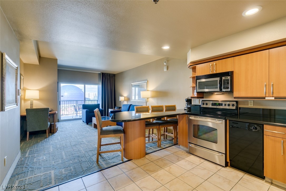 211 East FLAMINGO Road 1405