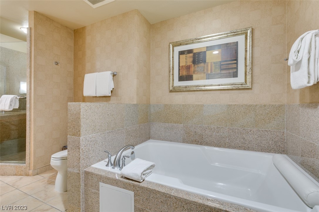 211 East FLAMINGO Road 1405