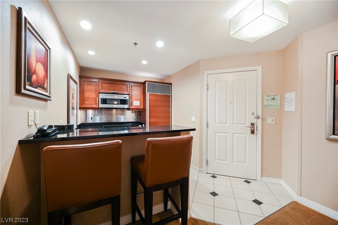 125 East HARMON Avenue 2321