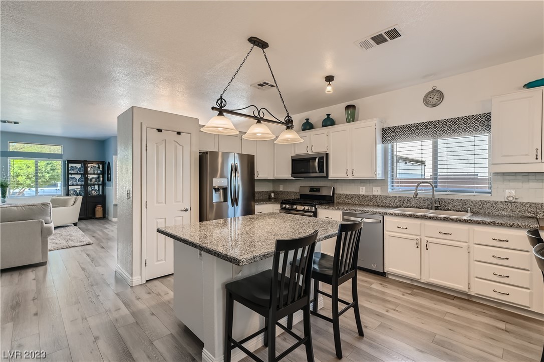 32 Amber Rock Street