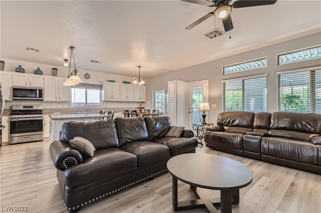 32 Amber Rock Street