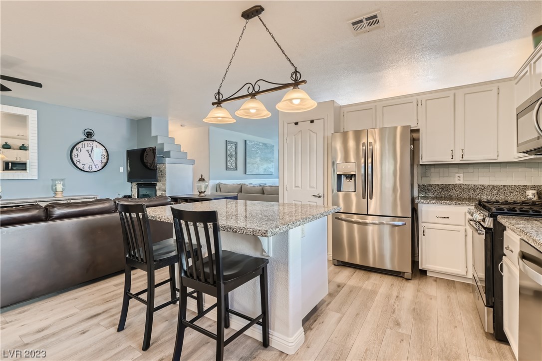 32 Amber Rock Street