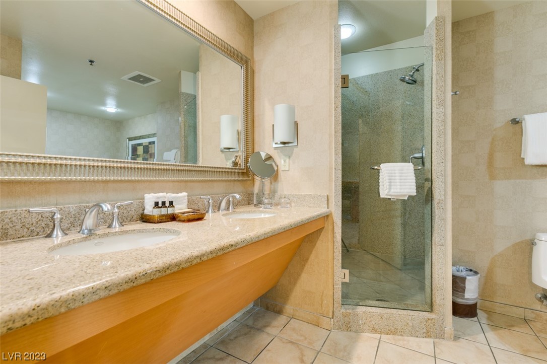 211 East FLAMINGO Road 1615