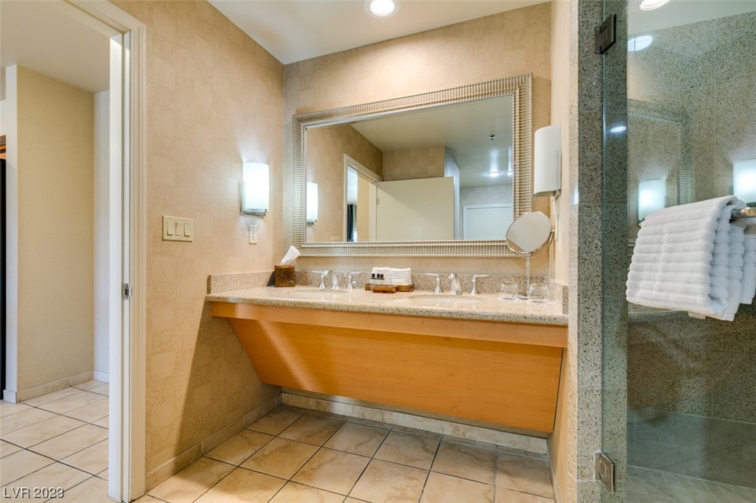 211 East FLAMINGO Road 1615