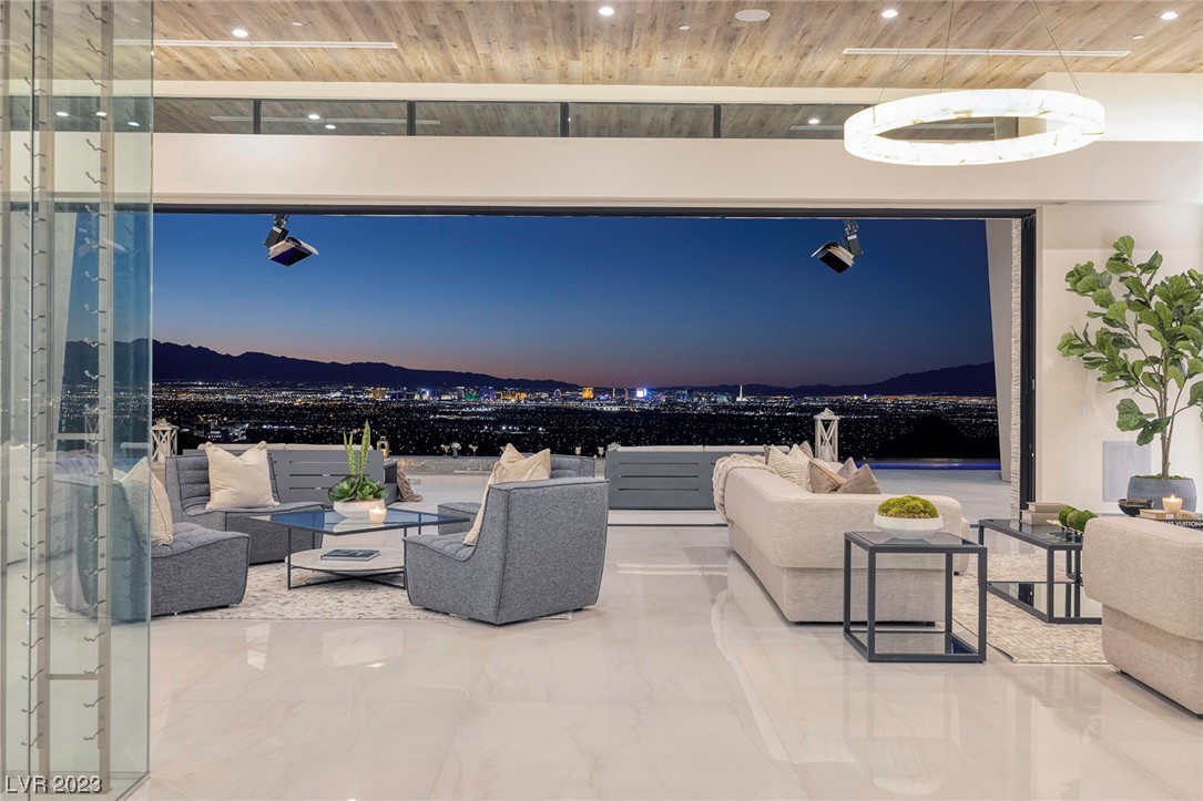 674 Dragon Point Drive