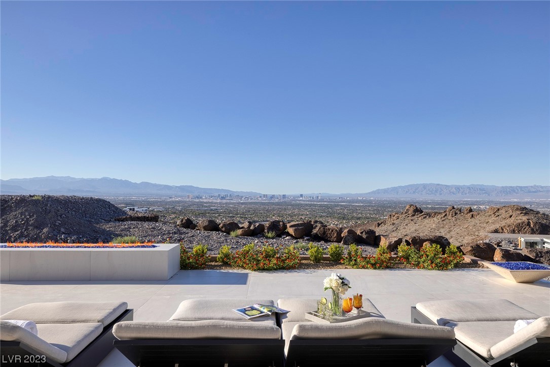 674 Dragon Point Drive