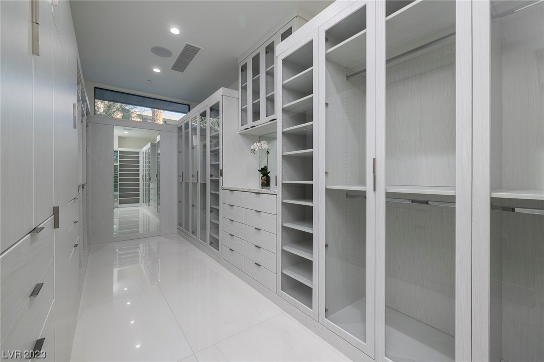 674 Dragon Point Drive