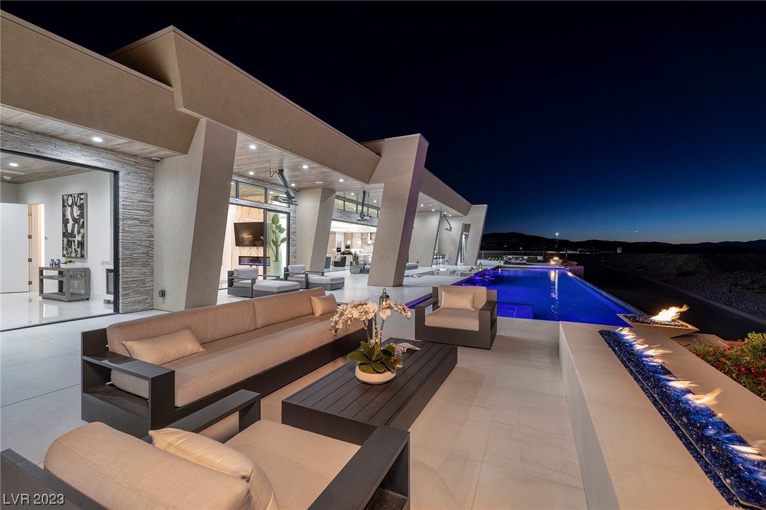 674 Dragon Point Drive