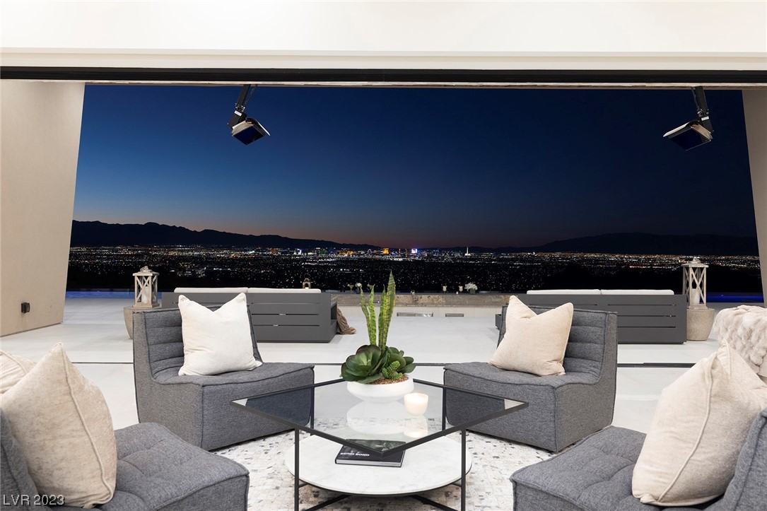 674 Dragon Point Drive