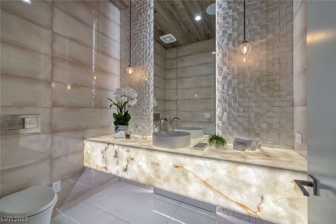 674 Dragon Point Drive