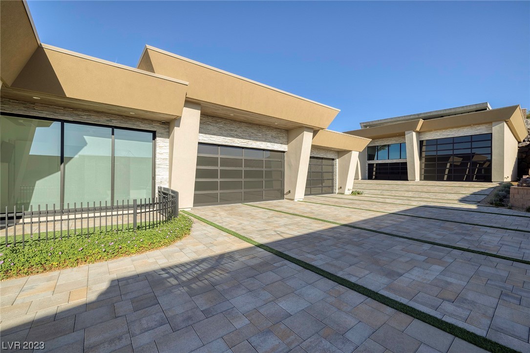 674 Dragon Point Drive