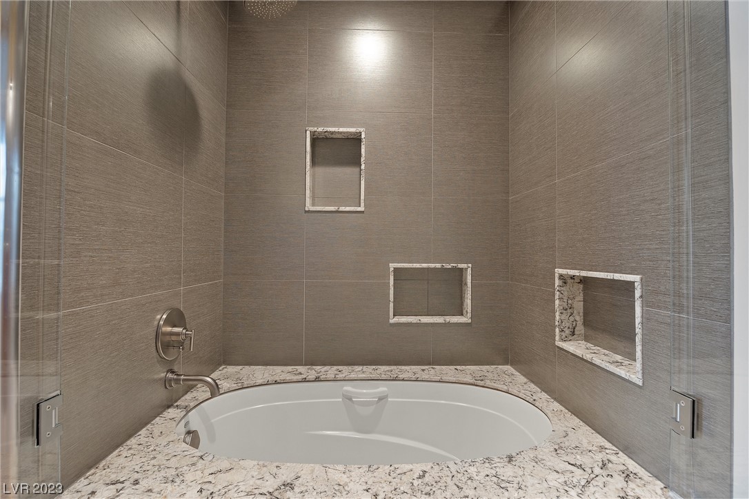 353 East Bonneville Avenue 1402