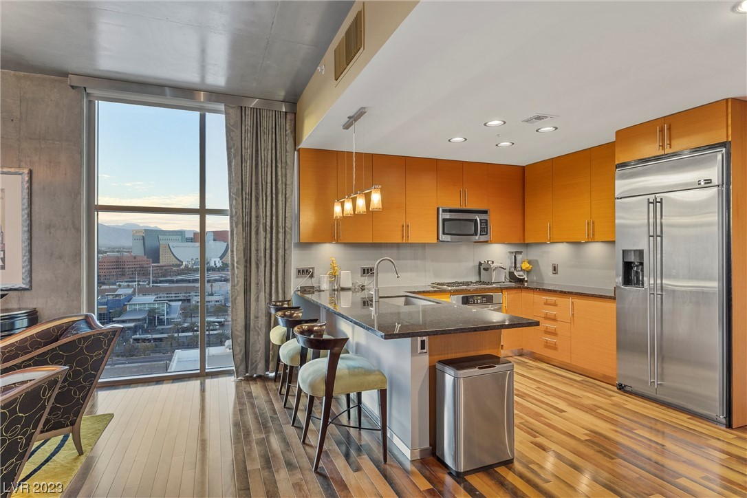 353 East Bonneville Avenue 1402