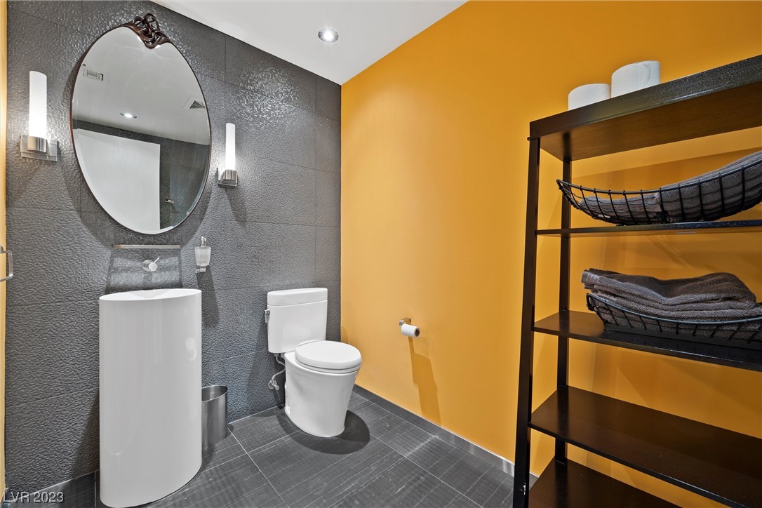 353 East Bonneville Avenue 1402