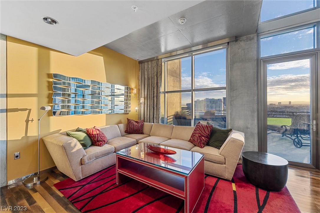 353 East Bonneville Avenue 1402