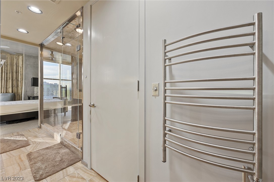 353 East Bonneville Avenue 1402