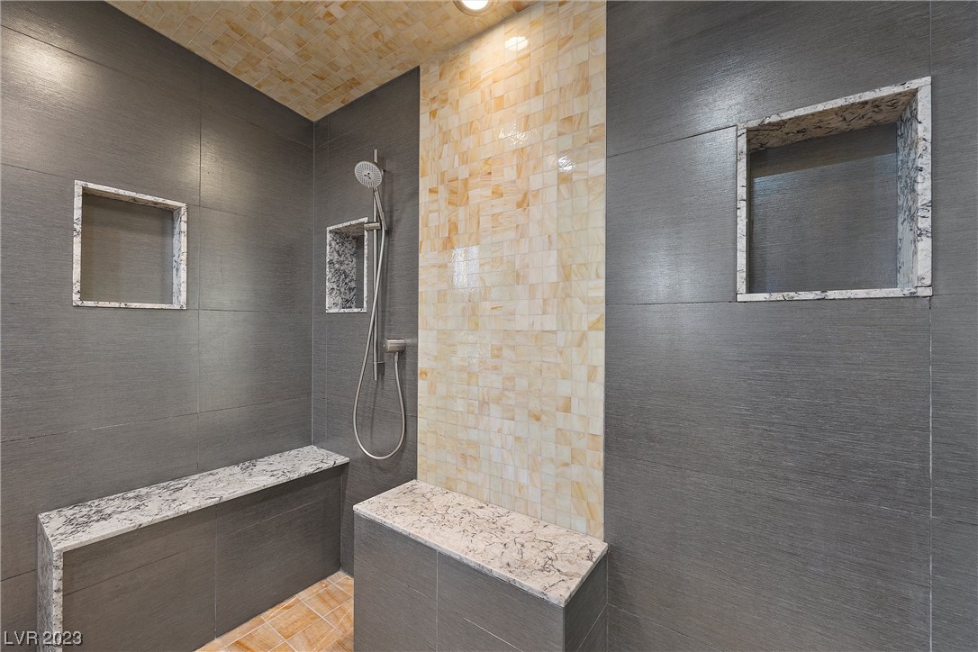 353 East Bonneville Avenue 1402