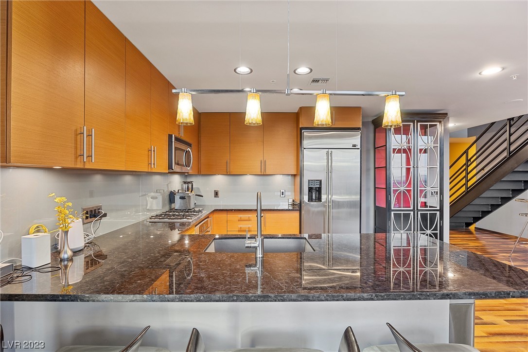 353 East Bonneville Avenue 1402