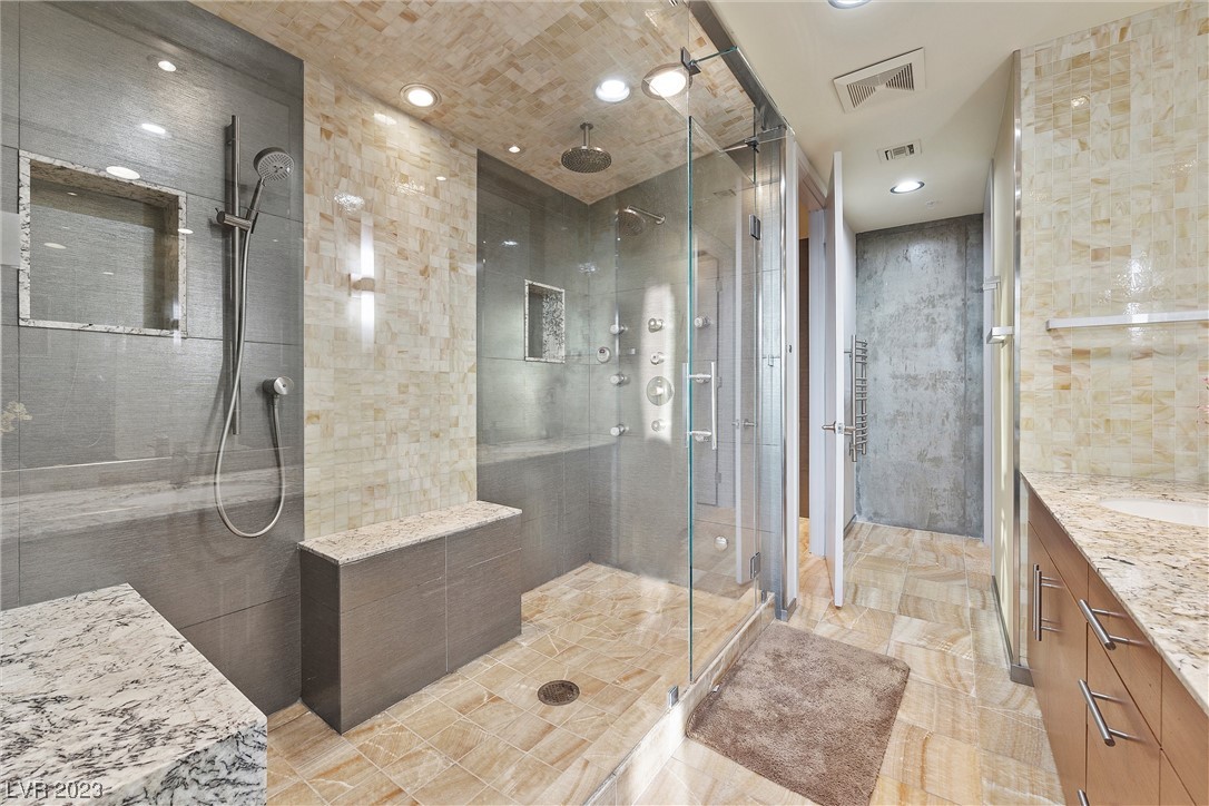 353 East Bonneville Avenue 1402