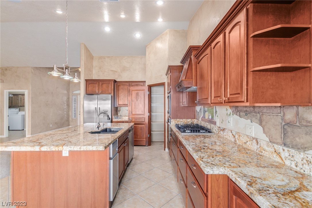 450 Raven Way