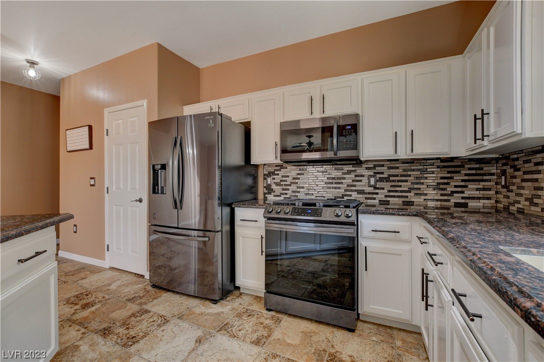 4036 Smokey Fog Avenue 2