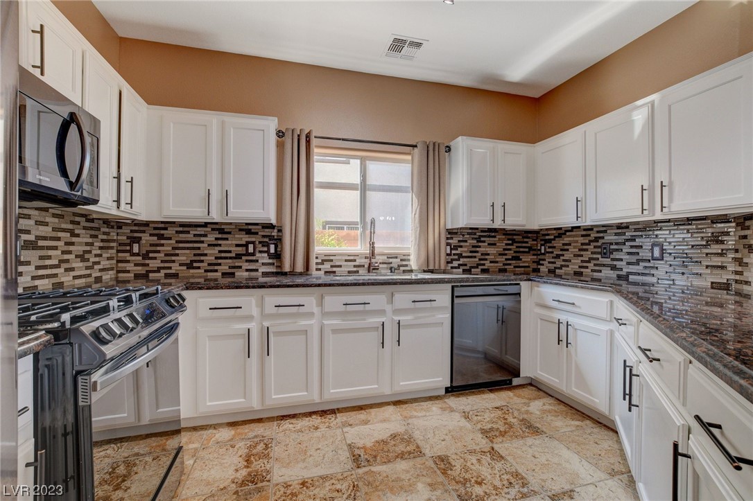 4036 Smokey Fog Avenue 2