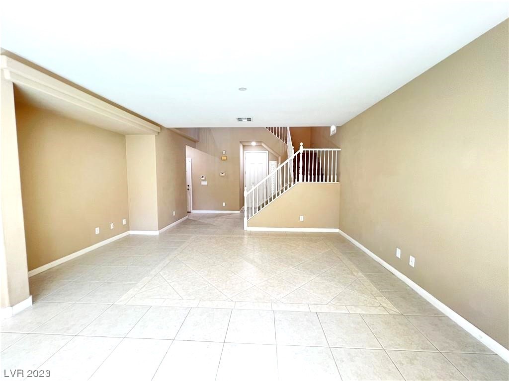 6043 Journeys End Street