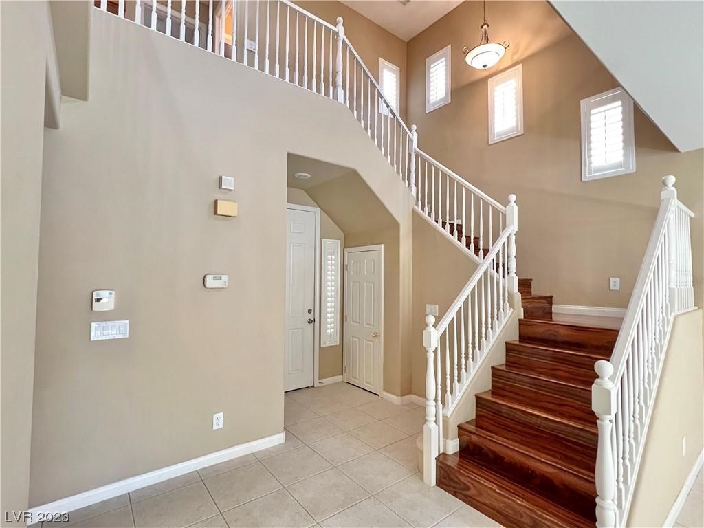 6043 Journeys End Street