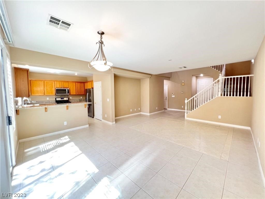 6043 Journeys End Street