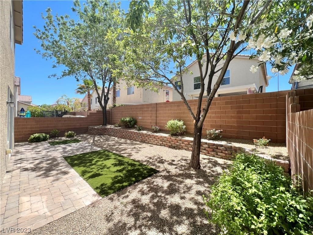 6043 Journeys End Street