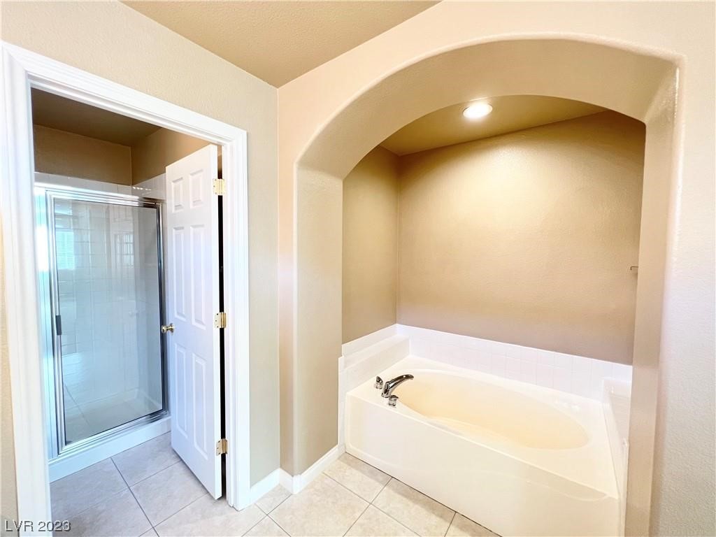 6043 Journeys End Street