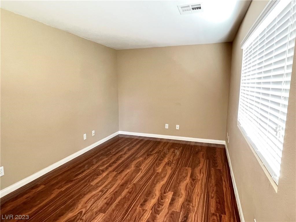 6043 Journeys End Street