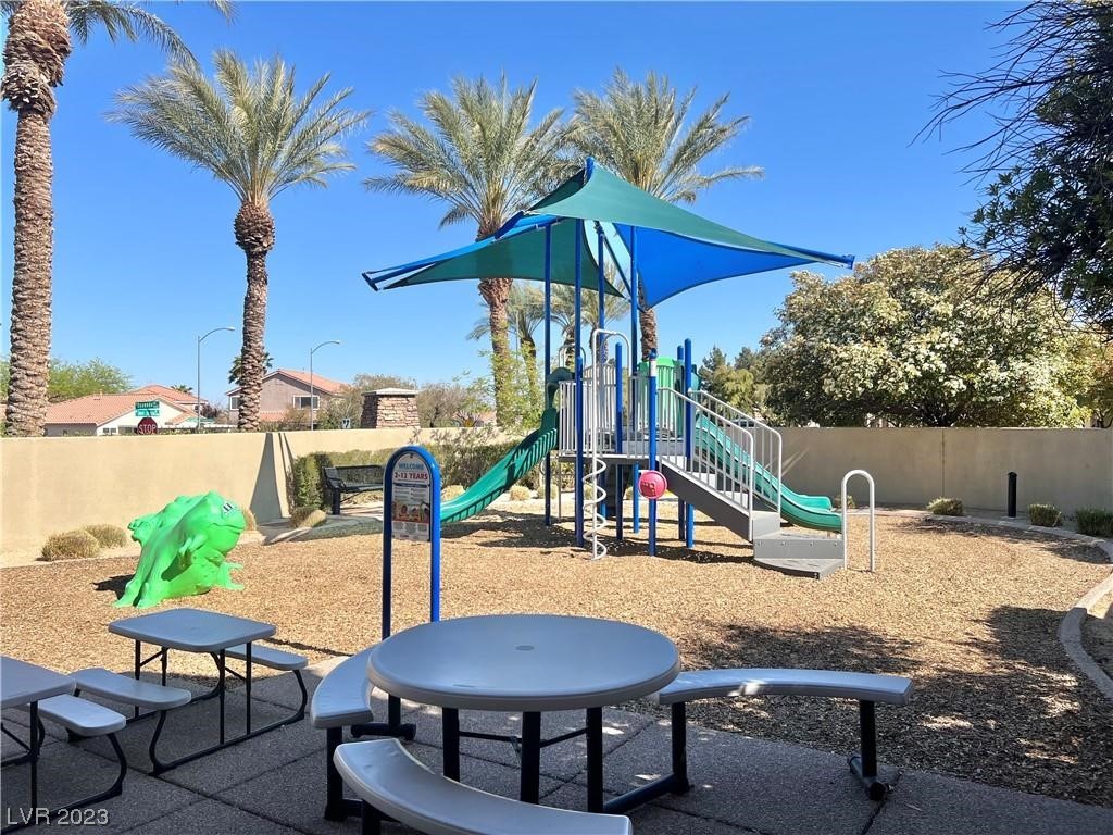 6043 Journeys End Street