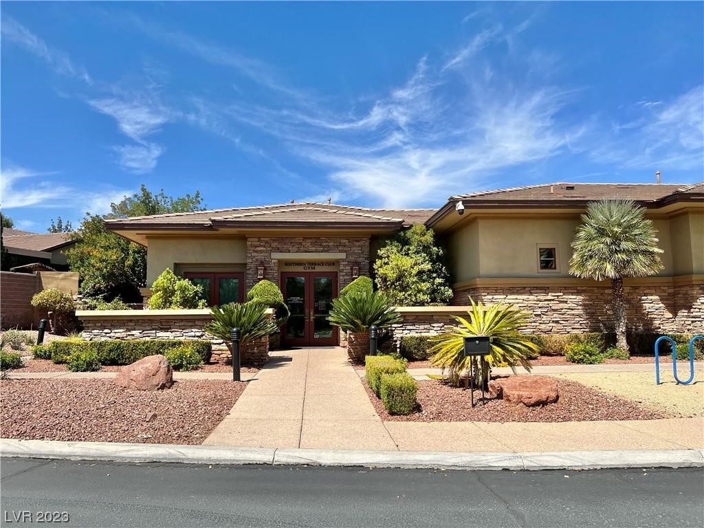 6043 Journeys End Street