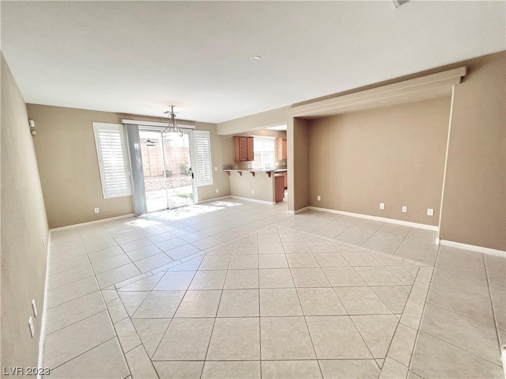 6043 Journeys End Street