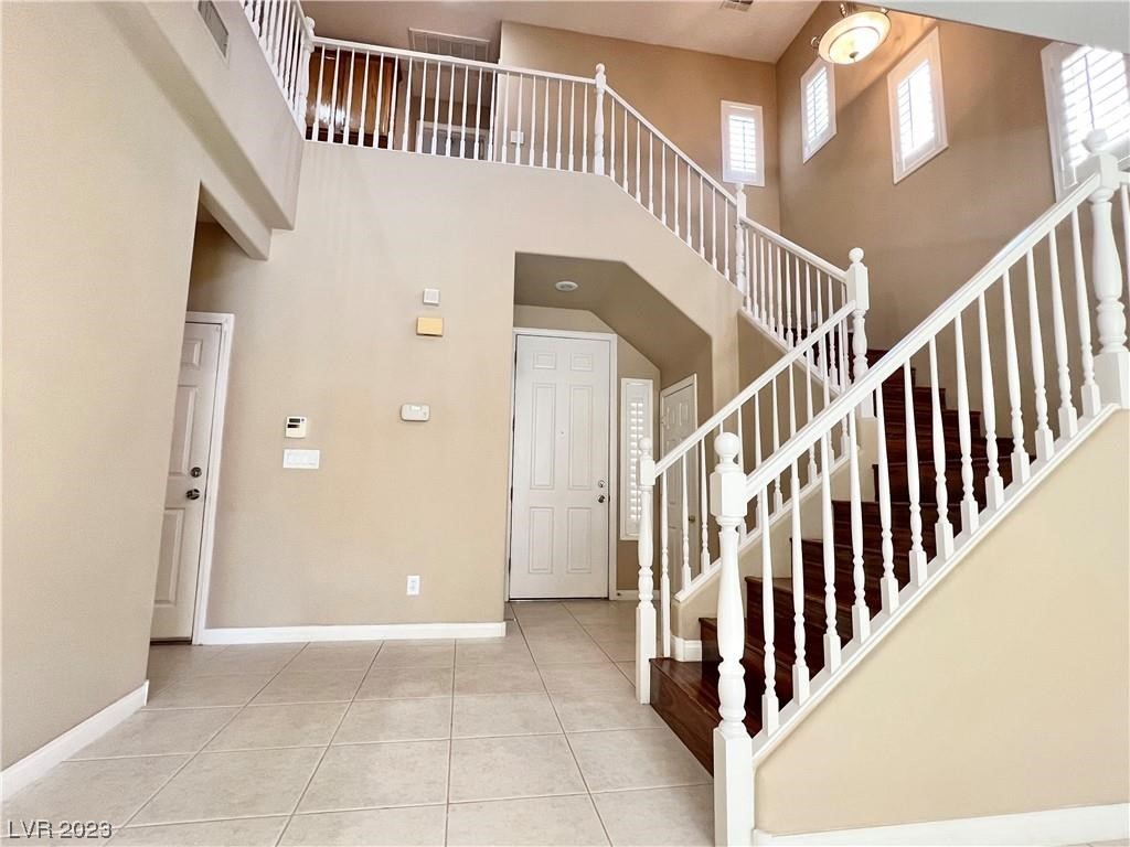 6043 Journeys End Street