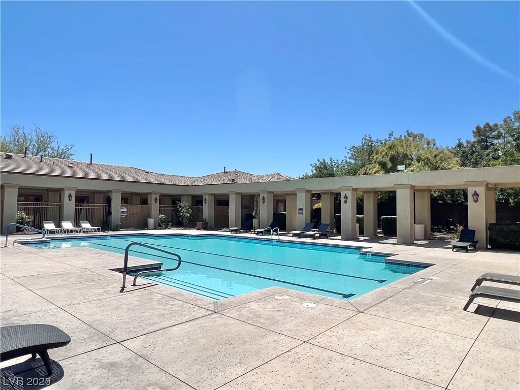 6043 Journeys End Street