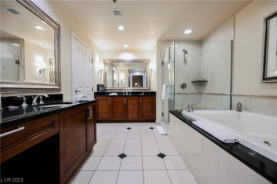 135 HARMON Avenue 901