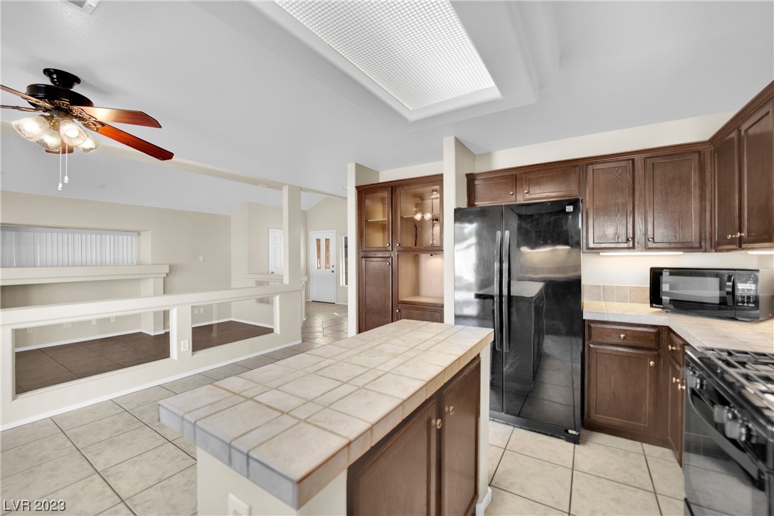 7594 Treasure Chest Street