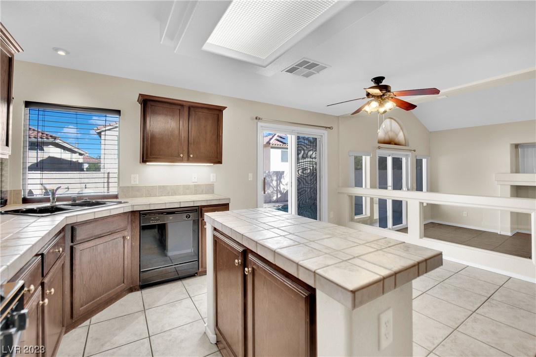 7594 Treasure Chest Street