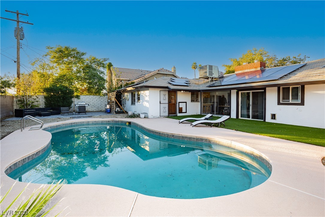 3709 Riviera Avenue
