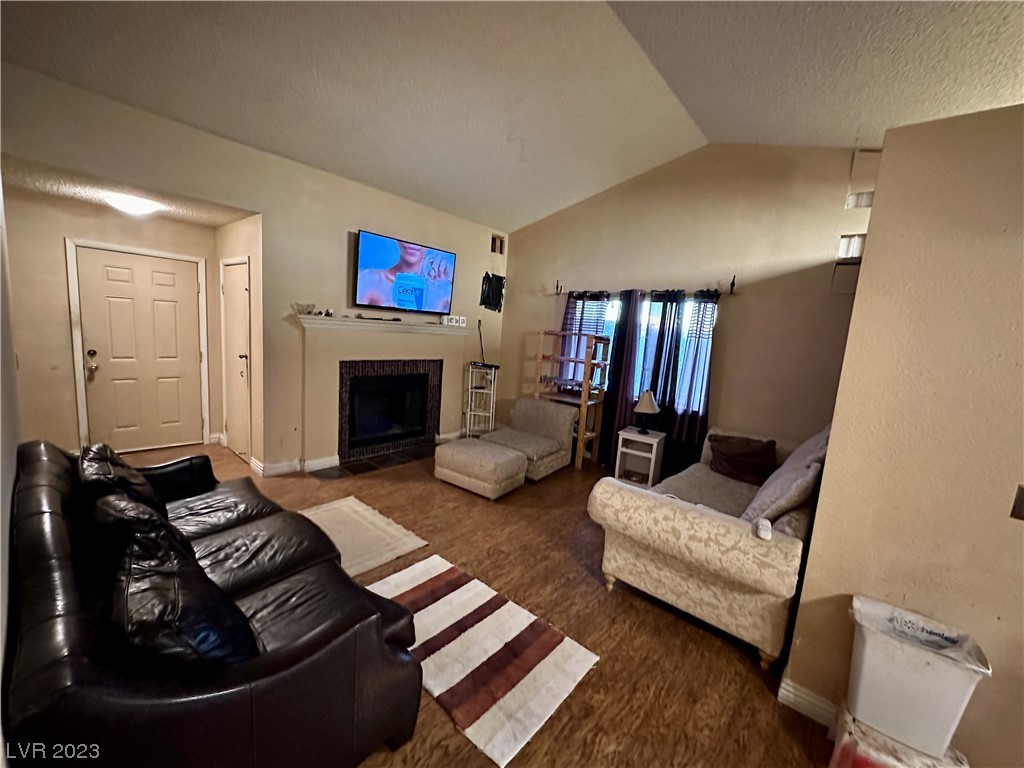 7200 Wayfarer Drive