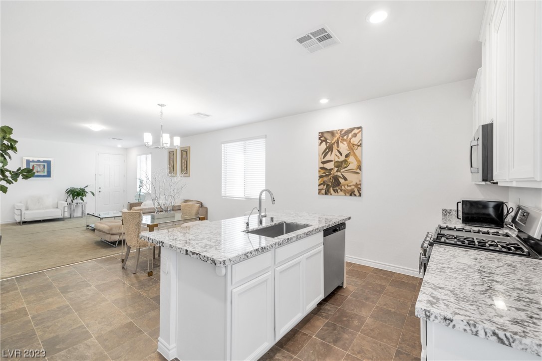 1134 Edel Hest Avenue