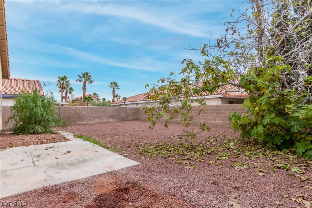 7739 Kalmalii Avenue